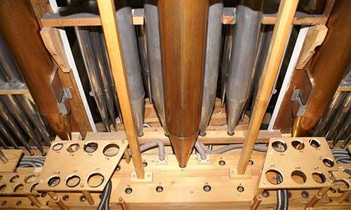 Orgeldetailfoto Schüssler-Wolf-Orgel Neumark